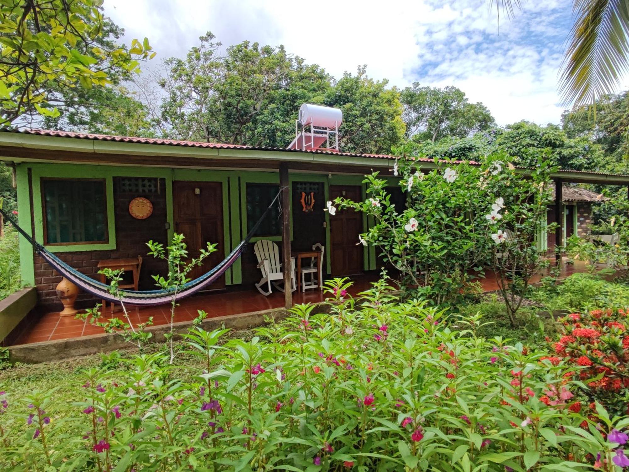 Eco-Lodge El Porvenir. Santa Cruz Camera foto